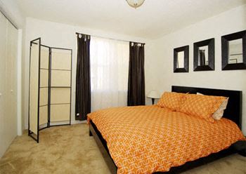 Large bedrooms at Park Place in Birmingham, Alabama